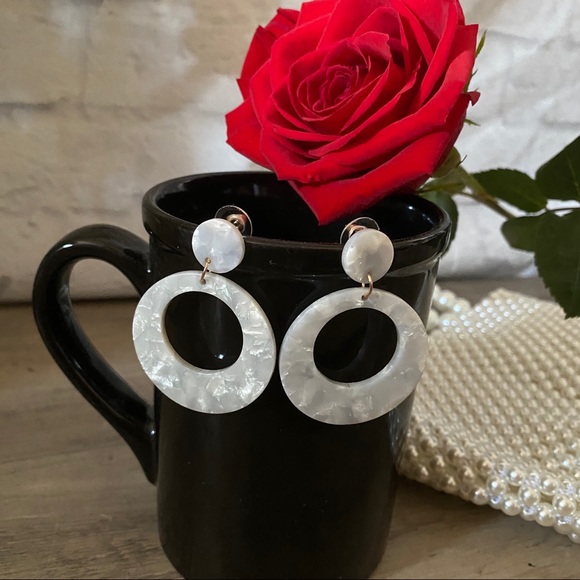 NEW Tortoise Shell Earrings - Picture 7 of 7